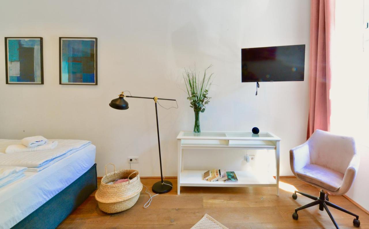 Charming Studio In Servitenviertel I Viena Exterior foto